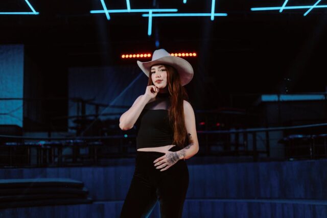 disco-cowboy-hat-outfit-ideas-for-men-vs-women-image Disco cowboy hat outfit ideas for men and women at a glittering festival party