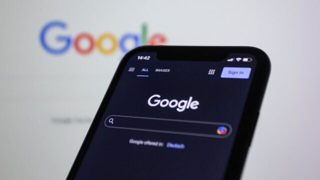Google AI search glitch interface showing error and AI Overviews