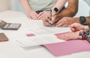 The Smart Way to Buy Insurance The Smart Way to Buy Insurance