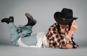 10 Rhinestone Cowboy Hat Outfit Ideas rhinestone cowboy hat festival fashion sparkle 2026